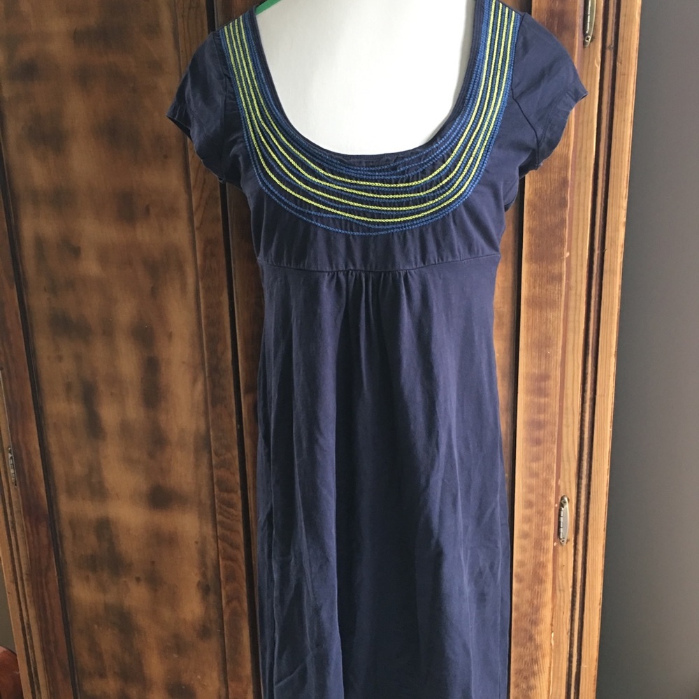 Beautiful Boden navy knit dress w/embroidered neck